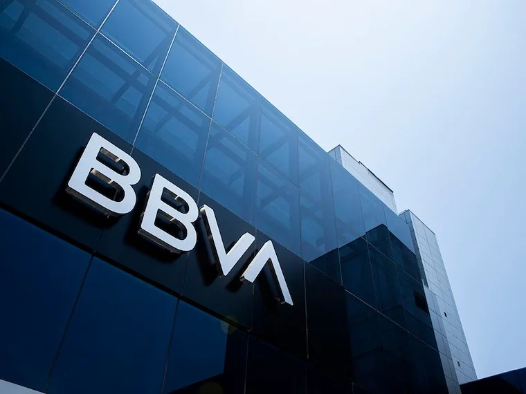 Nueva alianza de BBVA y OpenAI busca facilitar el despliegue de IA en empresas