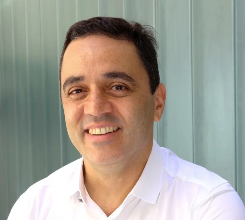 Expansão da IA nas empresas exige controle sobre identidade de agentes digitais