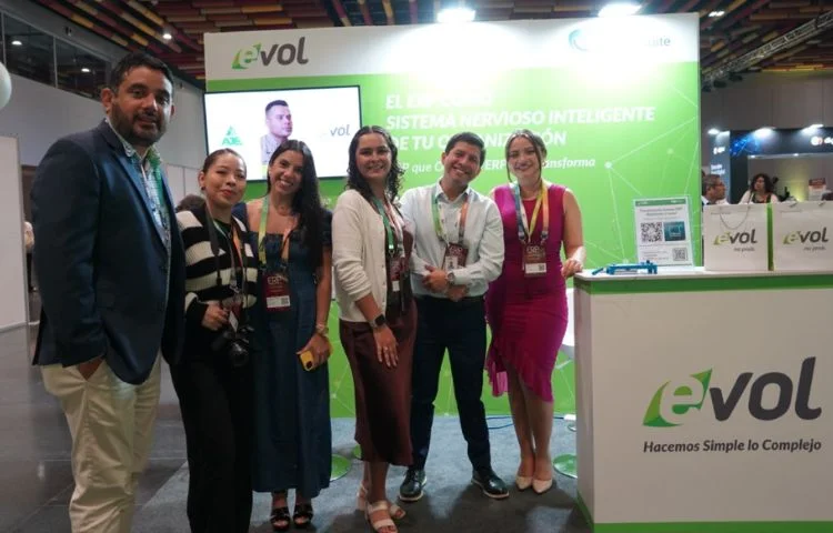 Hacia un sistema nervioso inteligente: El nuevo paradigma de EVOL en el Summit Perú