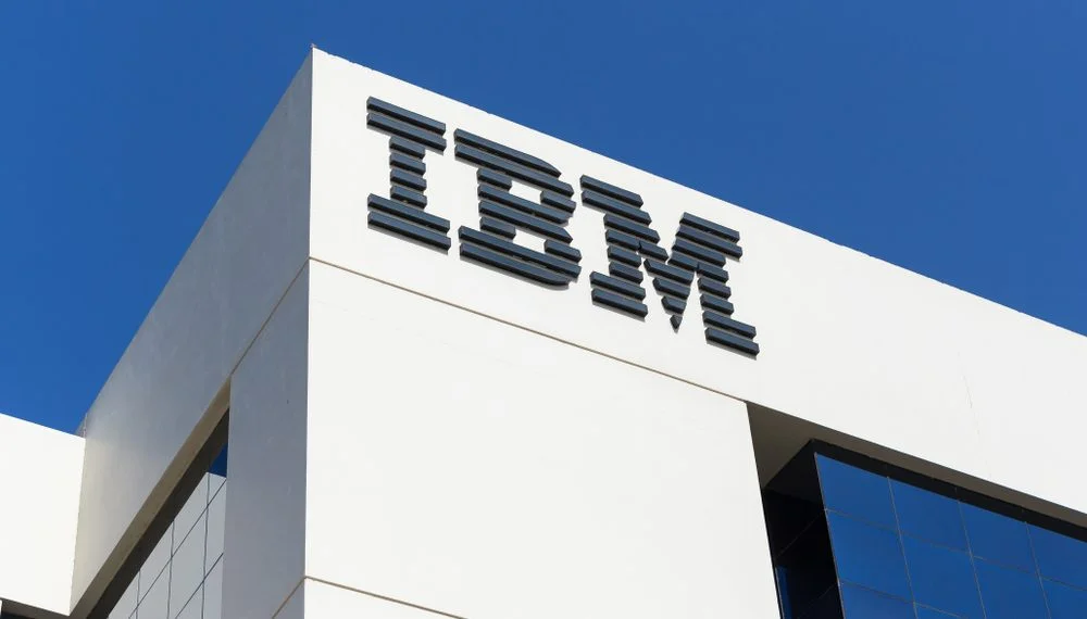 IBM anuncia novas medidas de cibersegurança para ajudar empresas a combater ataques baseados em agentes de IA